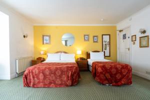 Small Family Room room in Tyacks Hotel