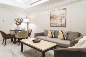 Charming 1BR with Sea & City Views
