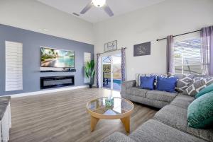 DisneyVilla with Pool Fully Renovated Kitchen Bath