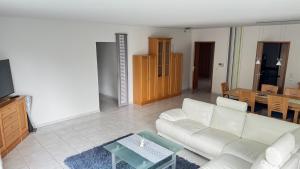 130 qm Apartment mit Garten und Stellplatz