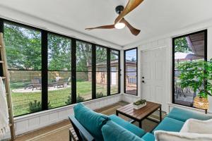 Entertainment Haven w Firepit, Games & Fenced Yard