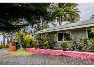 Whale House at Kehena Beach