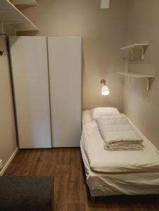 Cozy cottage with lake view