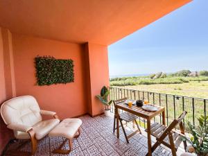 Family apartment 400 meters from the beach, with internet and pool