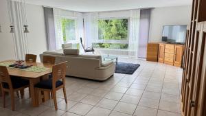 130 qm Apartment mit Garten und Stellplatz