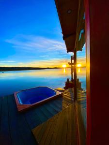 Uros Titicaca Beluxia