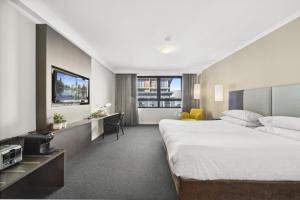 Bright Studio with Pool Access in Parramatta