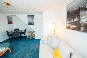 3-Bed City Retreat - Sleeps 7 Garden & Parking