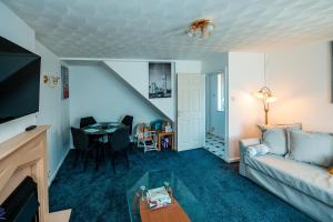 3-Bed City Retreat - Sleeps 7 Garden & Parking