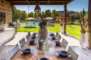 Sunset Haven at Ferdinands Grove Farmhouse with Private Pool