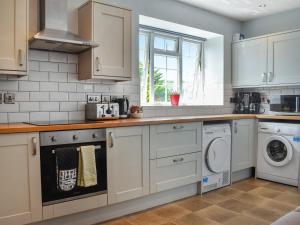 Pengarreg Fawr- Uk47774