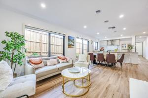 StayAU Officer Newly 5BRM Homley Villa House