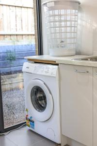 StayAU Officer Newly 5BRM Homley Villa House