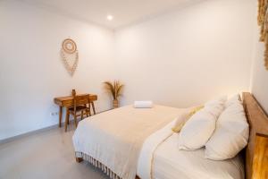 2BR Private Pool close to Berawa & Canggu Beach