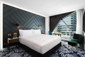 King Banksia Deluxe Room (Level 2-4) room in West Hotel Sydney Curio Collection by Hilton