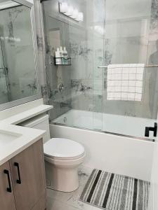 New and Modern 1 bedroom suite near beach