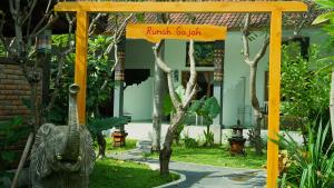 Rumah Gajah by Kubukubali