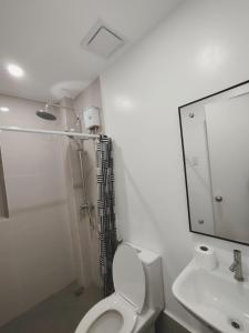 Cozy Room with Balcony in Iloilo City Condo