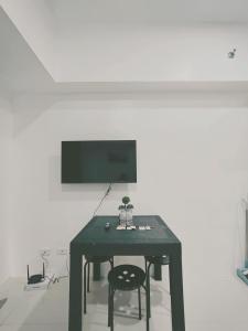 Cozy Room with Balcony in Iloilo City Condo