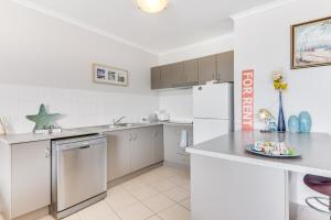 Panoramic Ocean View CBD Appartment