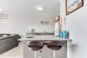 Panoramic Ocean View CBD Appartment