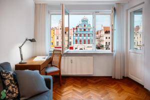 SIENNY MARKET 2-Bedroom Apartment Old Town Parking by Stayly