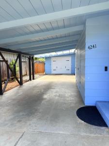 Centrally located adu