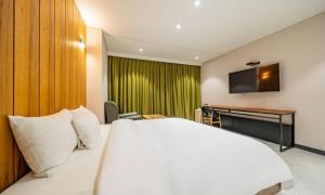 Yeongdeungpo Lifestyle F Hotel