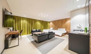 Yeongdeungpo Lifestyle F Hotel