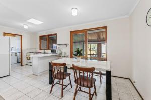 Tranquil Cul de Sac Family Retreat in Lilydale