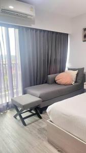 Sunset Mountain View Condo Close to Beach and Mall With Laundry & Smart TV A14