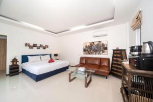 Oxavia Garden Oasis B3 in Nai Harn with Jaccuzzi