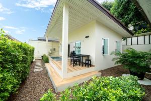 Oxavia Garden Oasis B3 in Nai Harn with Jaccuzzi