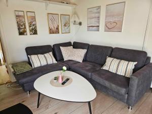 Lovely Newer Holiday Home Near Beautiful Beach