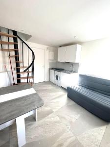 Appartements 22G DUPLEX T2 Lumineux a Marseille : photos des chambres