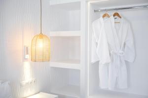 Elena Studios & Apartments