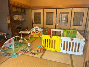 Free shuttle service,Free bag,Large screen movies,BBQ, Popcorn-making activity, more than 20 people possible