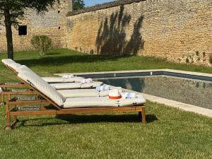 Villas Le chateau de Grisy -13p et sa Ferme -9p, Piscine : photos des chambres