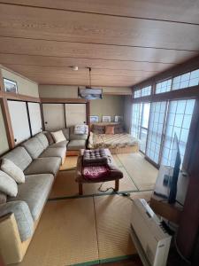 Full 7 bedroom house Nozawa Onsen