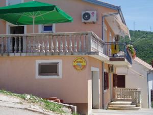 Apartments and rooms Bionda