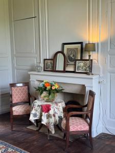 Villas Le chateau de Grisy -13p et sa Ferme -9p, Piscine : photos des chambres