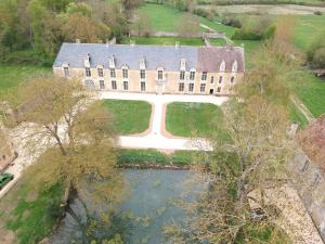 Villas Le chateau de Grisy -13p et sa Ferme -9p, Piscine : photos des chambres
