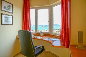 Picus Apart Amazing Sunset View