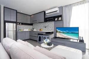 Enjoy Tropics Hill Views in Kamala Suite CTG L705, Top Facilities, near FantaSea & Café Del Mar Beach Club