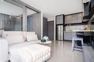 Enjoy Tropics Hill Views in Kamala Suite CTG L705, Top Facilities, near FantaSea & Café Del Mar Beach Club