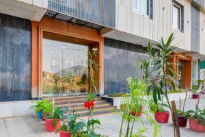 Collection O Sagar Lake Udaipur