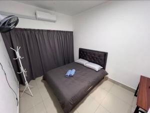 Modern High-Floor 2BR Retreat 9km to KL City Centre