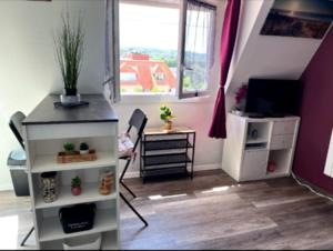 Studio lumineux à 300 m de la plage et commerces