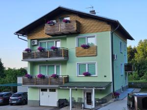 Apartments Domačija Mlaker 