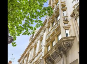 1-Bed Apartment in Central Melbourne